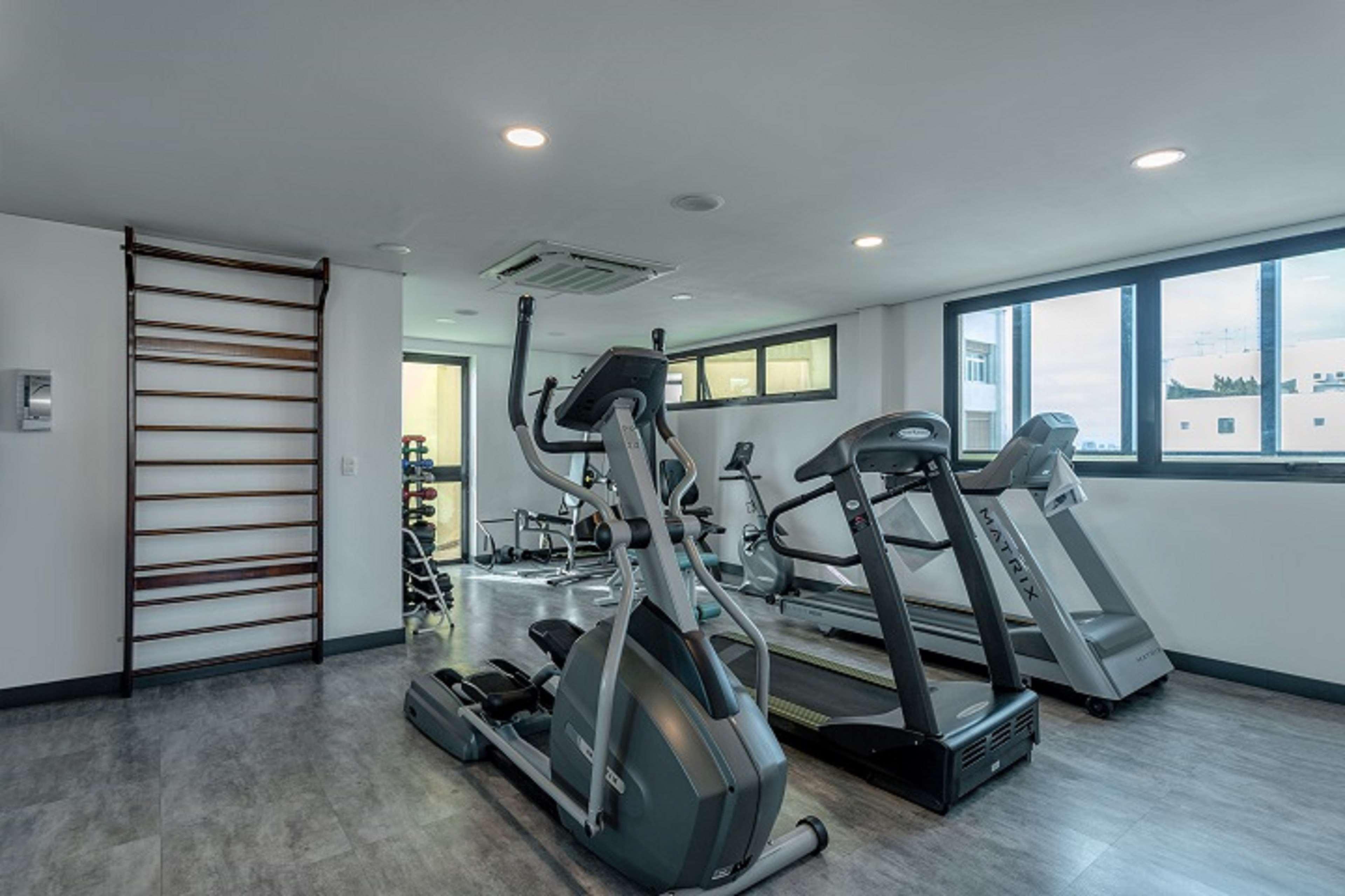 Готель Radisson Oscar Freire Сан-Паулу Екстер'єр фото The gym at the hotel